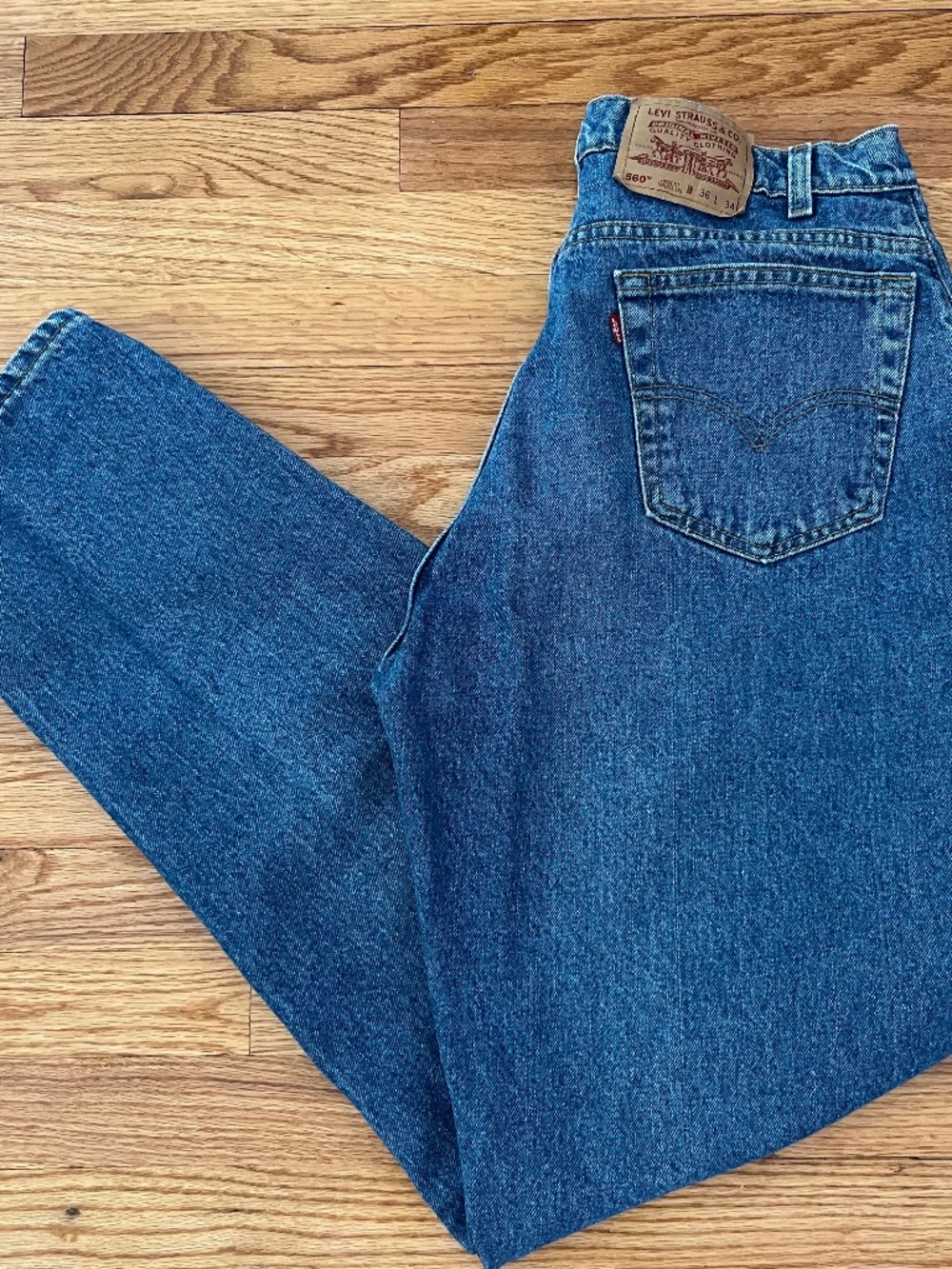 Vintage 1990s Levis 560 Red Tab 32x33 Tag Size 36 USA Tapered Loose Fit